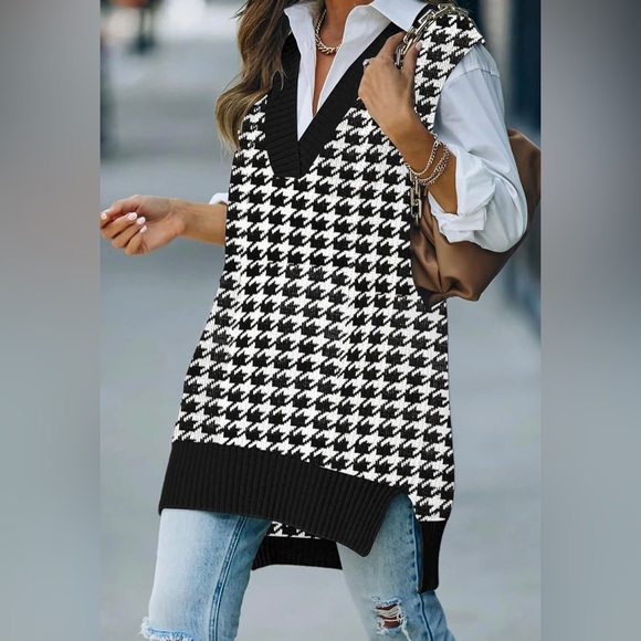 Sweaters - Oversized houndstooth vest
